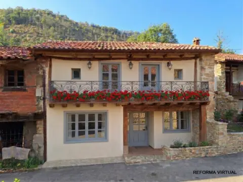 Casa en calle C/ La Rosa, nº 8