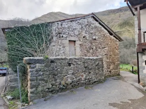 Casa en calle C/ La Rosa, nº 8