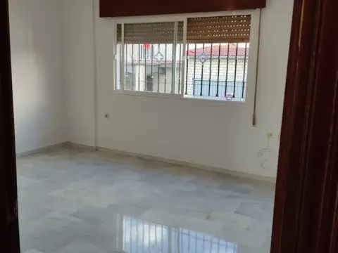 Piso en Zona calle Poniente-Avenida Cristóbal Colón