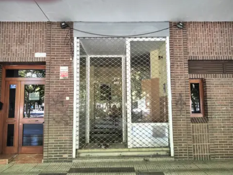 Local comercial en calle Plaza 1º de Mayo, nº 16