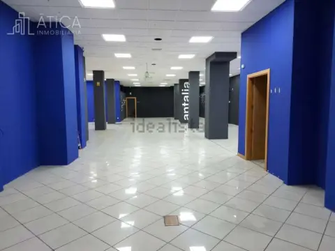Local comercial en Delicias-Prosperidad-Rollo-Puente Ladrillo