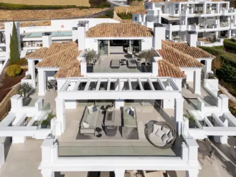 Ático en Los Naranjos-Las Brisas
