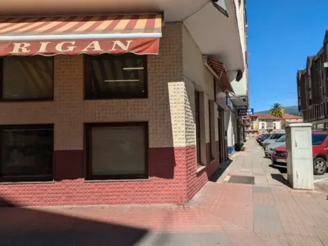 Local comercial en calle Altamira, 2