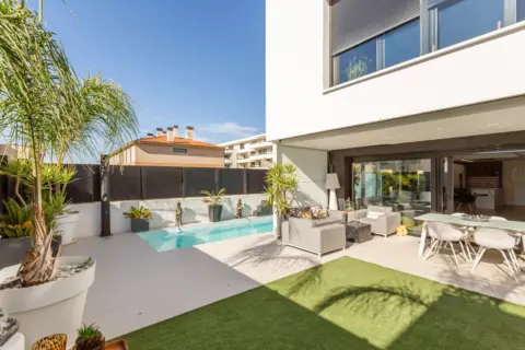 Casa en calle Rosa Chacel Escritora, nº 3