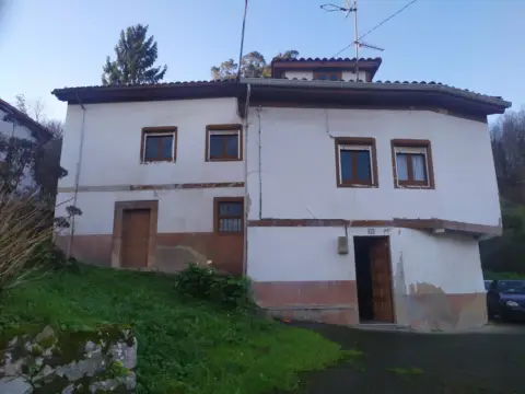 Casa en Pravia