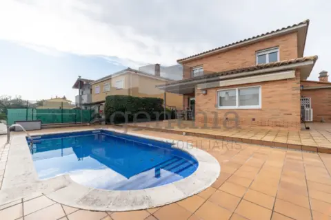 Chalet en Carrer de la Pineda