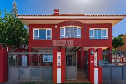 Casa en calle Junco, nº 8