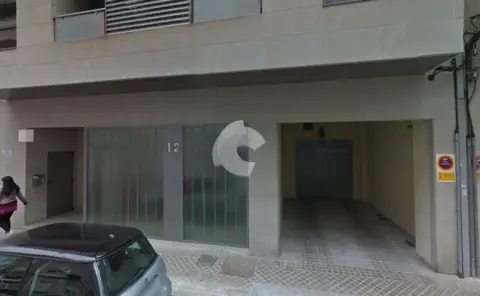 Garaje en calle de Alexandre Bóveda