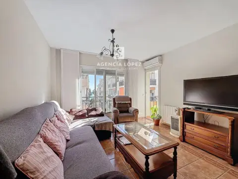 Piso en Centro Av. Juan Carlos