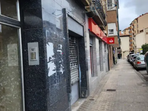 Local comercial en calle de Serapio Huici, 6