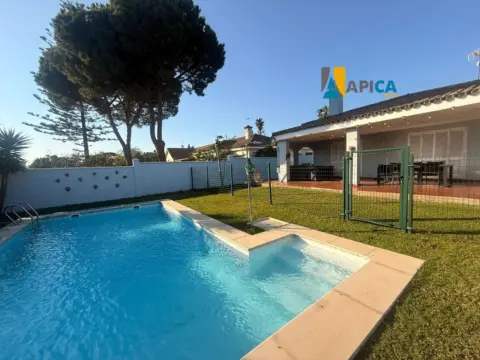 Chalet en Fuentabravia