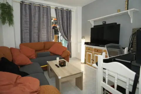 Estudio en Avenida de los Hermanos Fernández Perdigón, 6