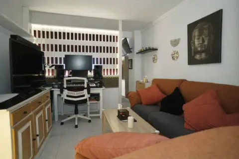 Estudio en Avenida de los Hermanos Fernández Perdigón, 6