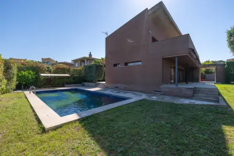 Chalet en Carrer de Lola Anglada
