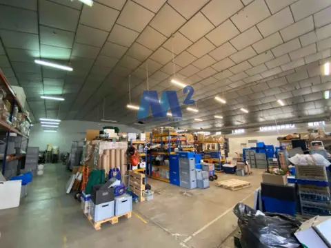 Nave industrial en Valdelacasa