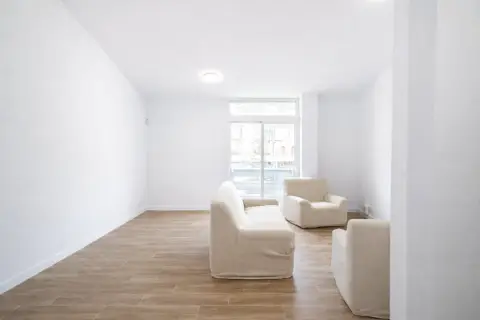 Piso en San Antonio-Las Arenas