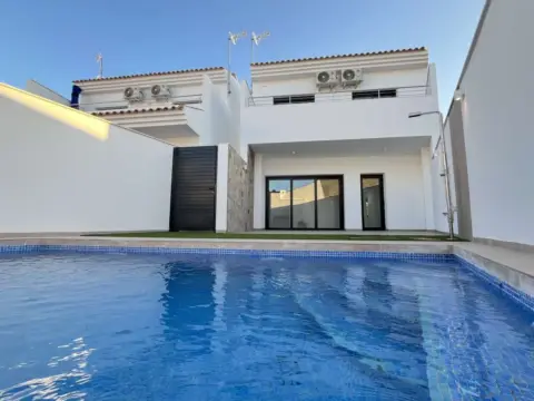 Chalet en calle
