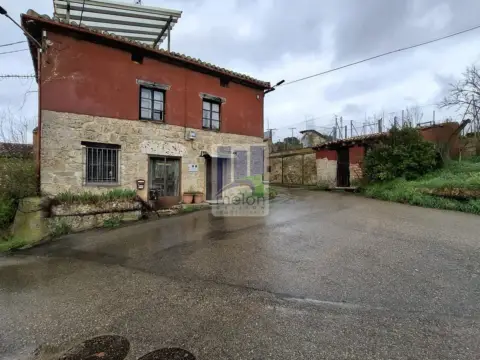 Casa en calle Humienta