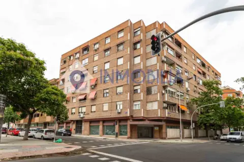 Estudio en calle de Huesca