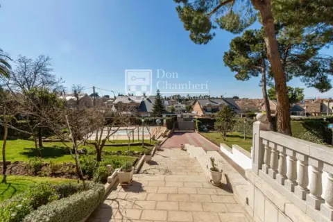 Chalet en calle de Asturias