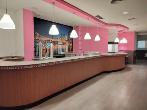 Local comercial en calle del Poeta Caballero de la Rosa, 7