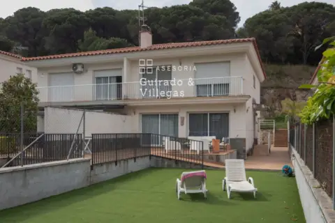 Casa adosada en Can Serra Lladó