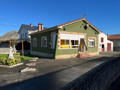 Casa en calle de Santander, 16