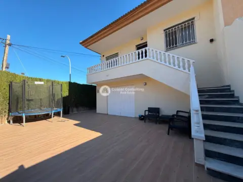 Casa adosada en Núcleo