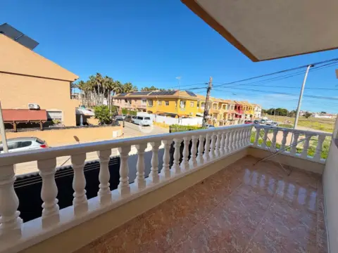 Casa adosada en Núcleo