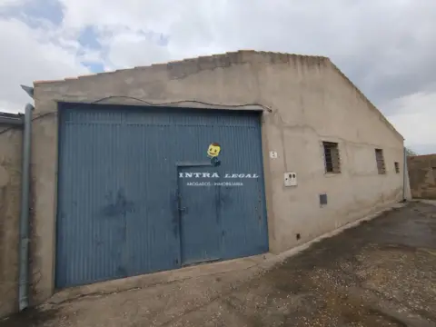 Nave industrial en calle Azorín