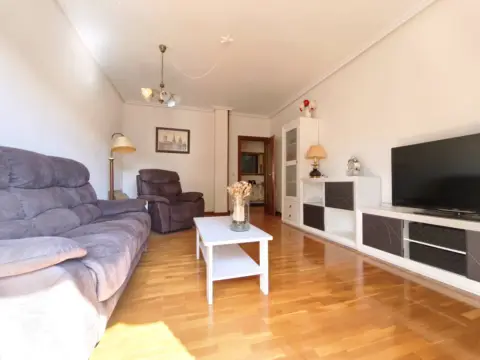 Piso en Universidad-Los Lirios