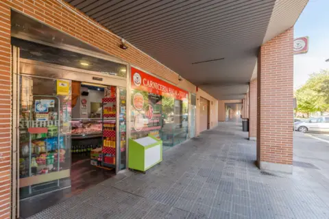 Local comercial en calle de Etxaburua, 15