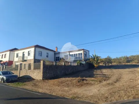 Casa pareada en Xunqueira de Ambia