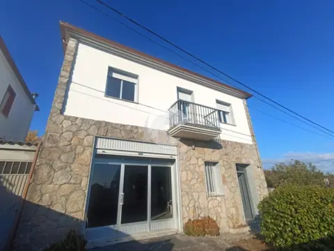 Casa pareada en Xunqueira de Ambia