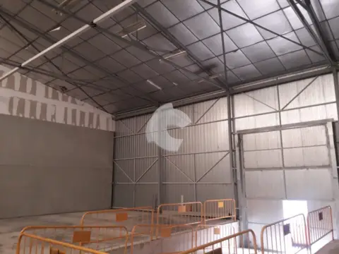 Nave industrial en calle de los Teceláns