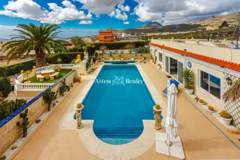 Chalet en Buzanada-Valle de San Lorenzo-Cabo Blanco