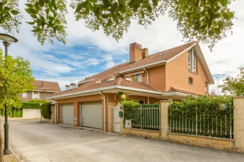 Casa en calle de la Agrupación Olaz, 13