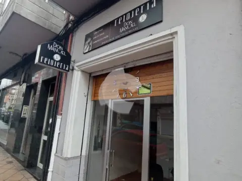 Local comercial en Avenida de Santiago