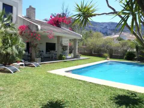 Chalet en Montgo