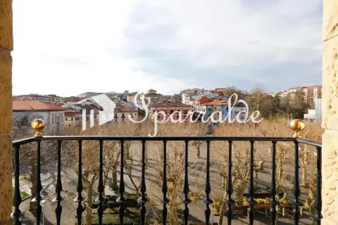 Piso en Plaza de Urdanibia