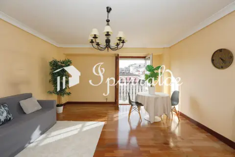 Piso en Plaza de Urdanibia