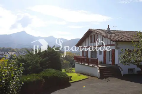 Casa en Urrugne