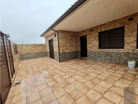 Chalet en Valmojado