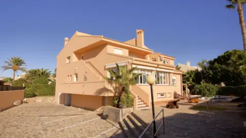 Chalet en calle Tordos, 11
