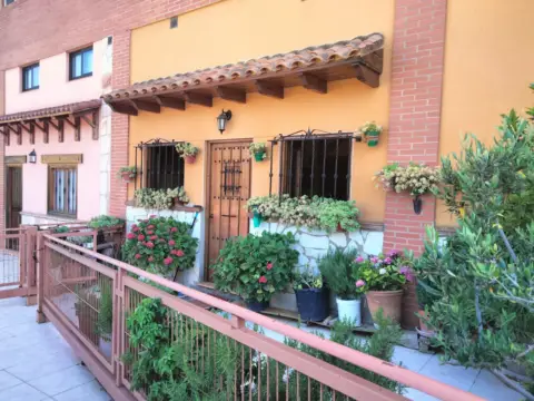 Local comercial en calle Cr Logroño-Puente Madre