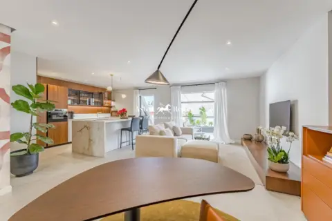 Ático en Rambla-Duggi-Los Hoteles