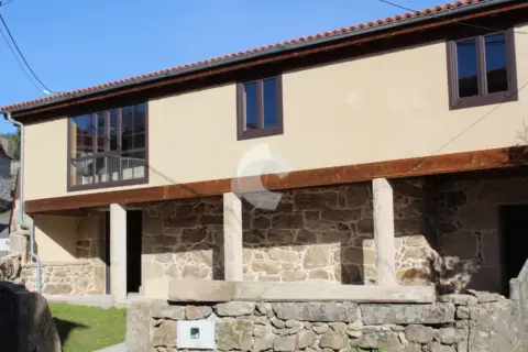 Casa en Silvares-Lobios