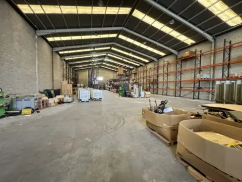 Nave industrial en calle Poligono Las Peñas