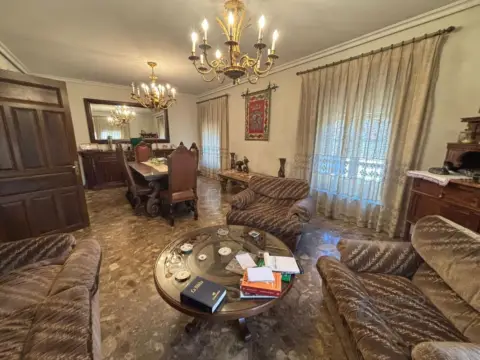Casa en Villaturiel