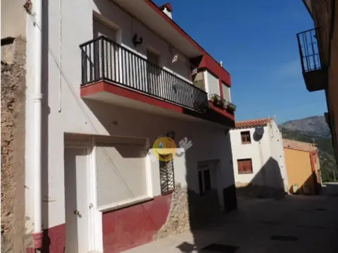 Casa adosada en Travessia de Sant Josep, 13
